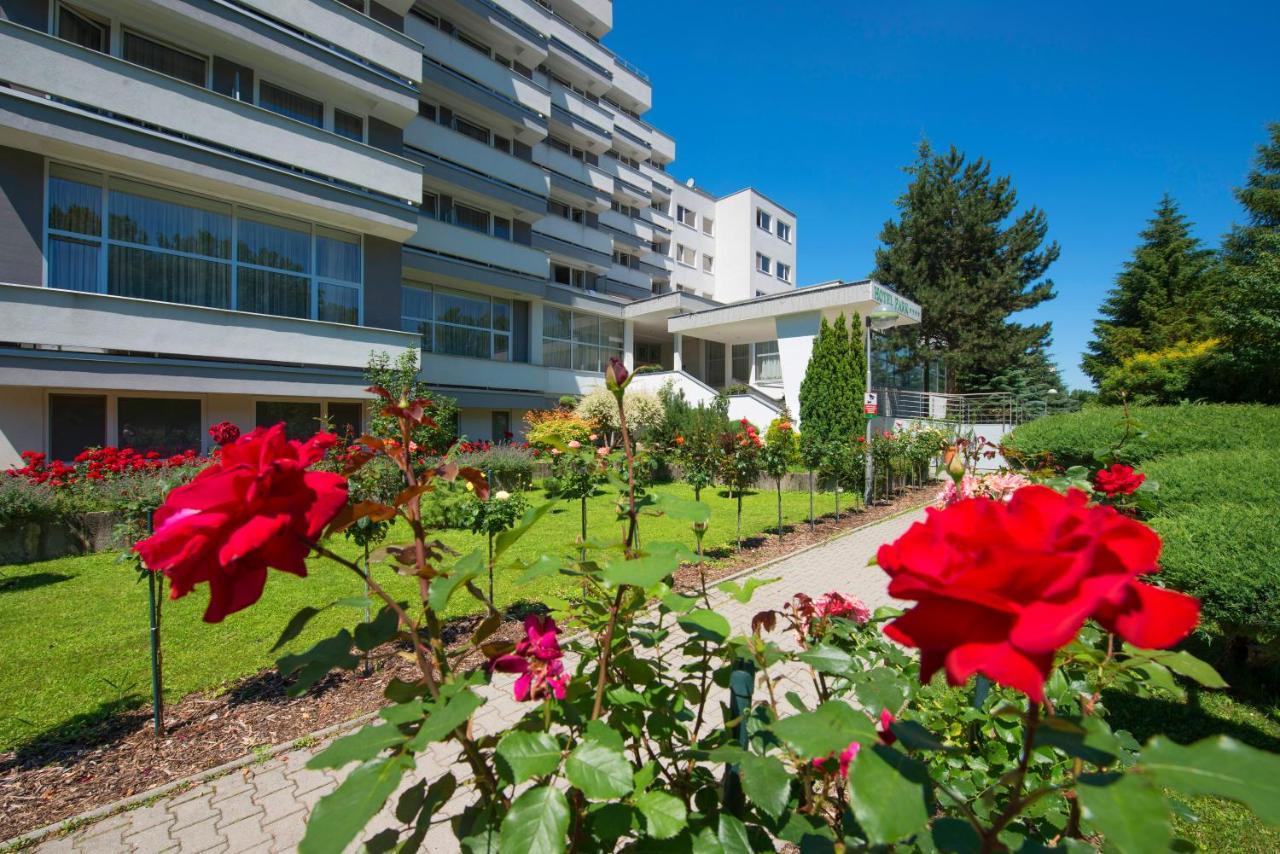 Hotel Park Piest'any Exteriör bild
